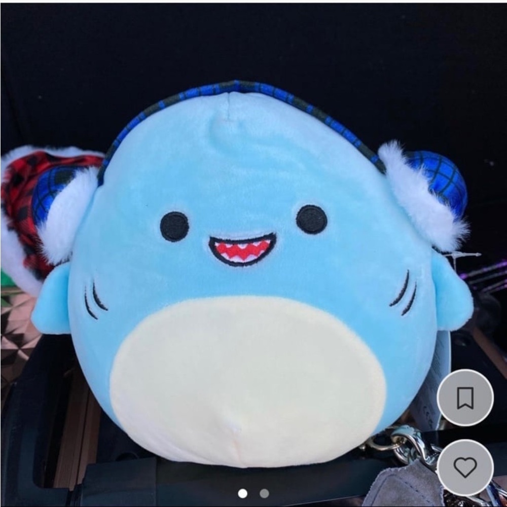 Gordon Christmas shark squishmellow